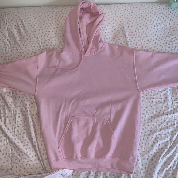 Super comfy light pink hoodie/pullover!! Slightly oversized! NEVER WORN-BEFORE - Picture 1 of 4